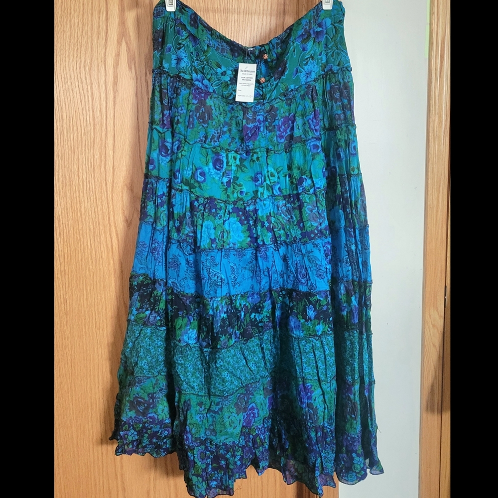 Gorgeous Brand New OM Company maxi tired skirt